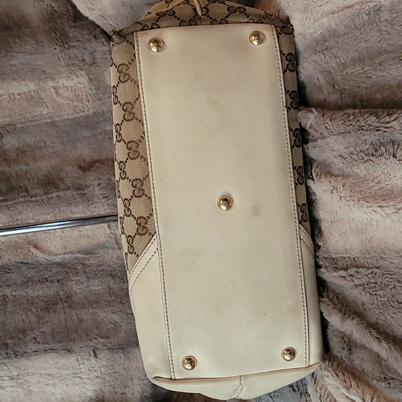 GUCCI BRITT  Signature GG  Tote Purse handbag - Picture 6 of 16